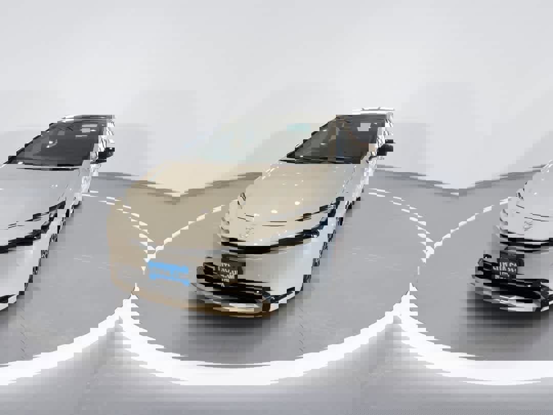 New 2026 Toyota Prius Plug-In Hybrid image 3