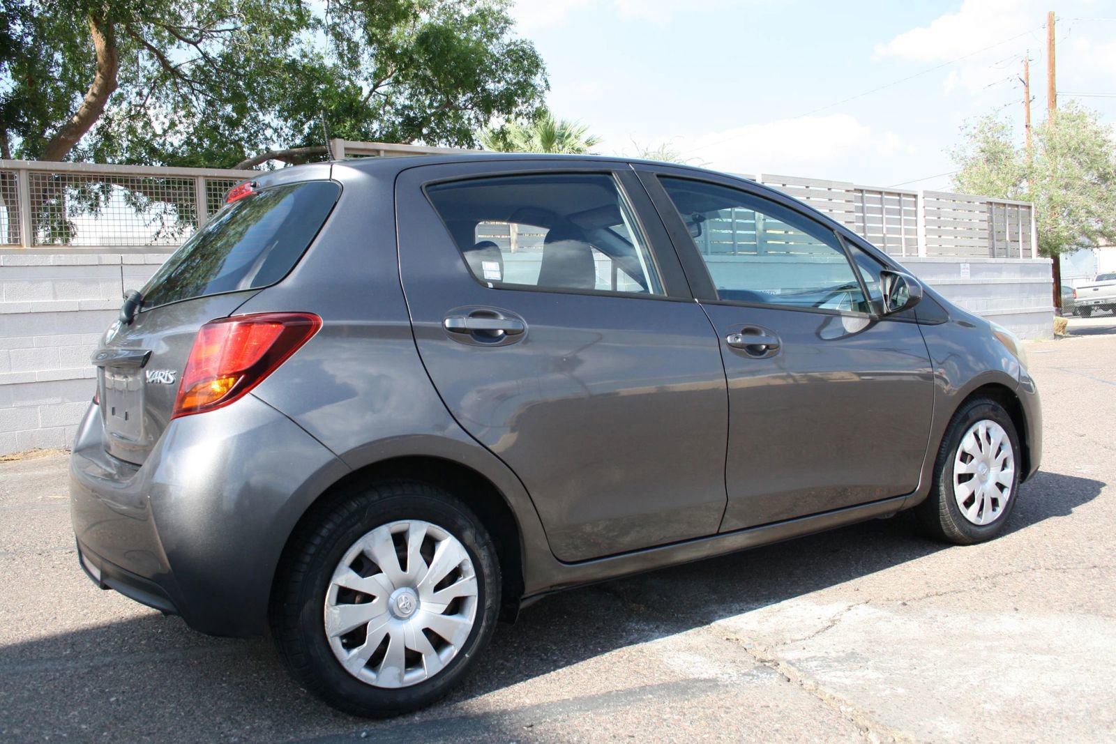 Used 2015 Toyota Yaris L FWD image 4