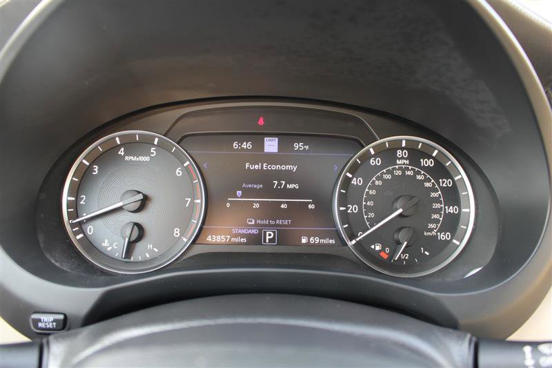 Used 2022 INFINITI QX50 Sensory image 17