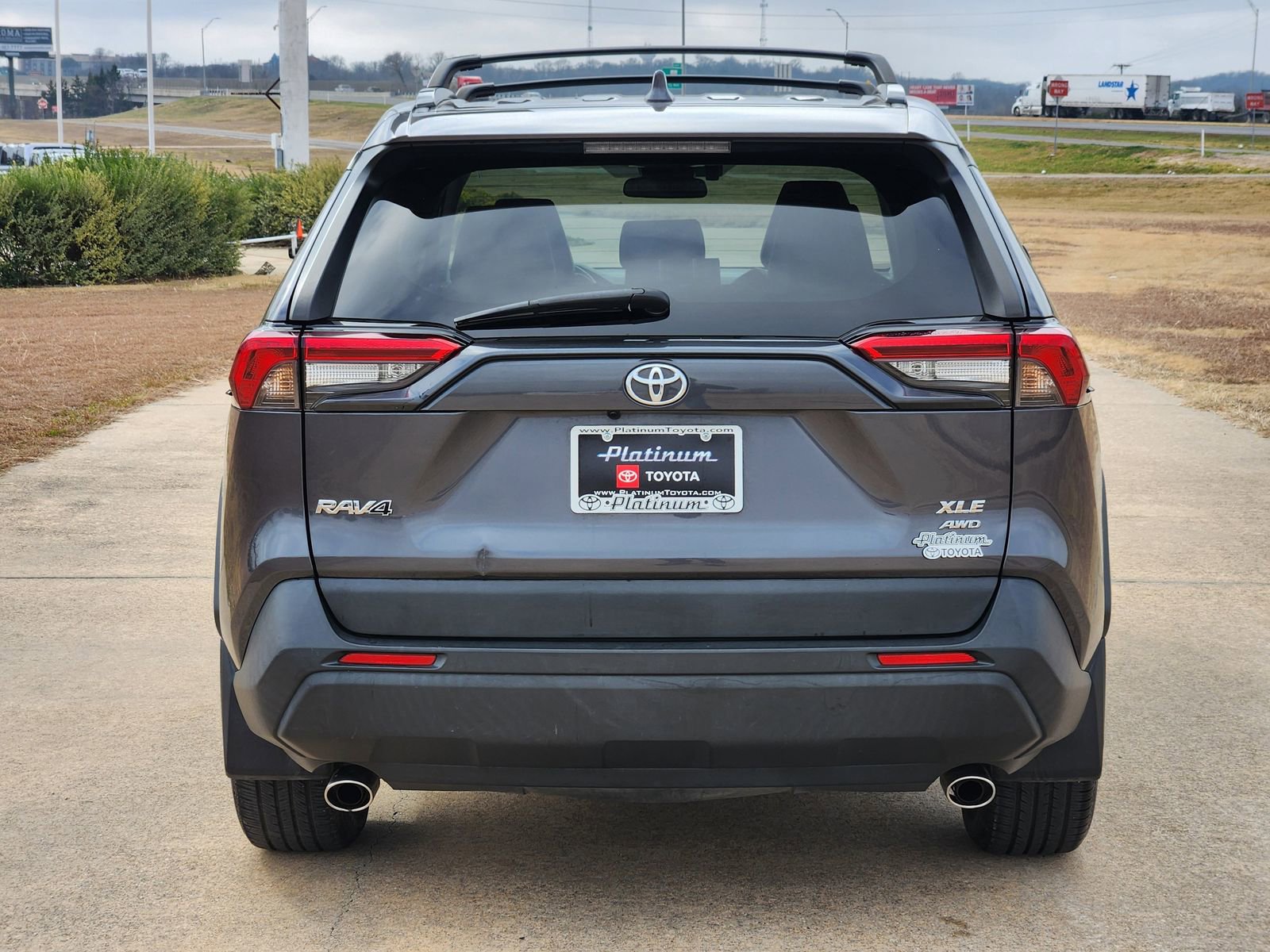 Used 2022 Toyota RAV4 XLE Premium AWD/4WD image 8