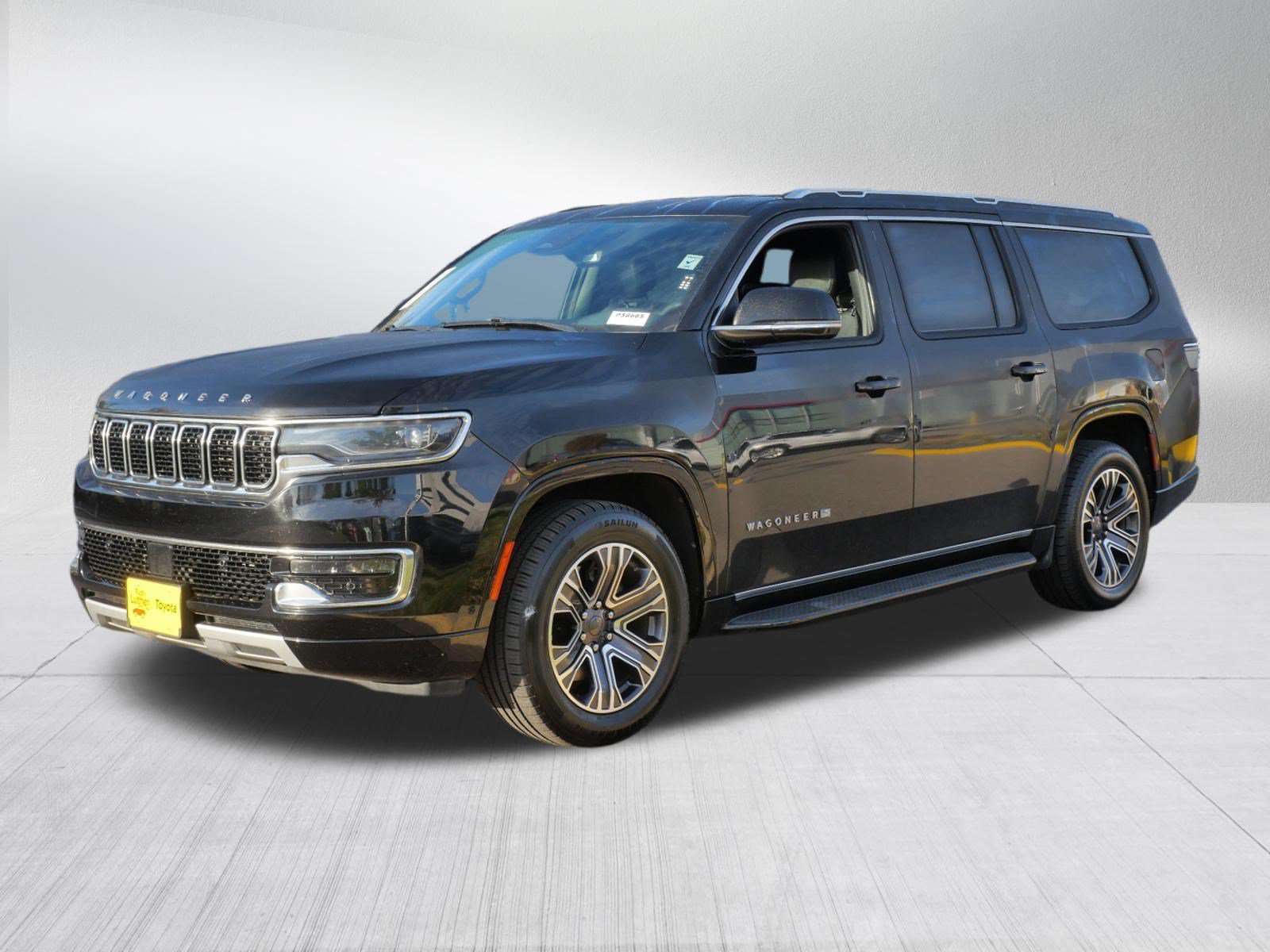 Used 2024 Jeep Wagoneer L Series II AWD/4WD image 3