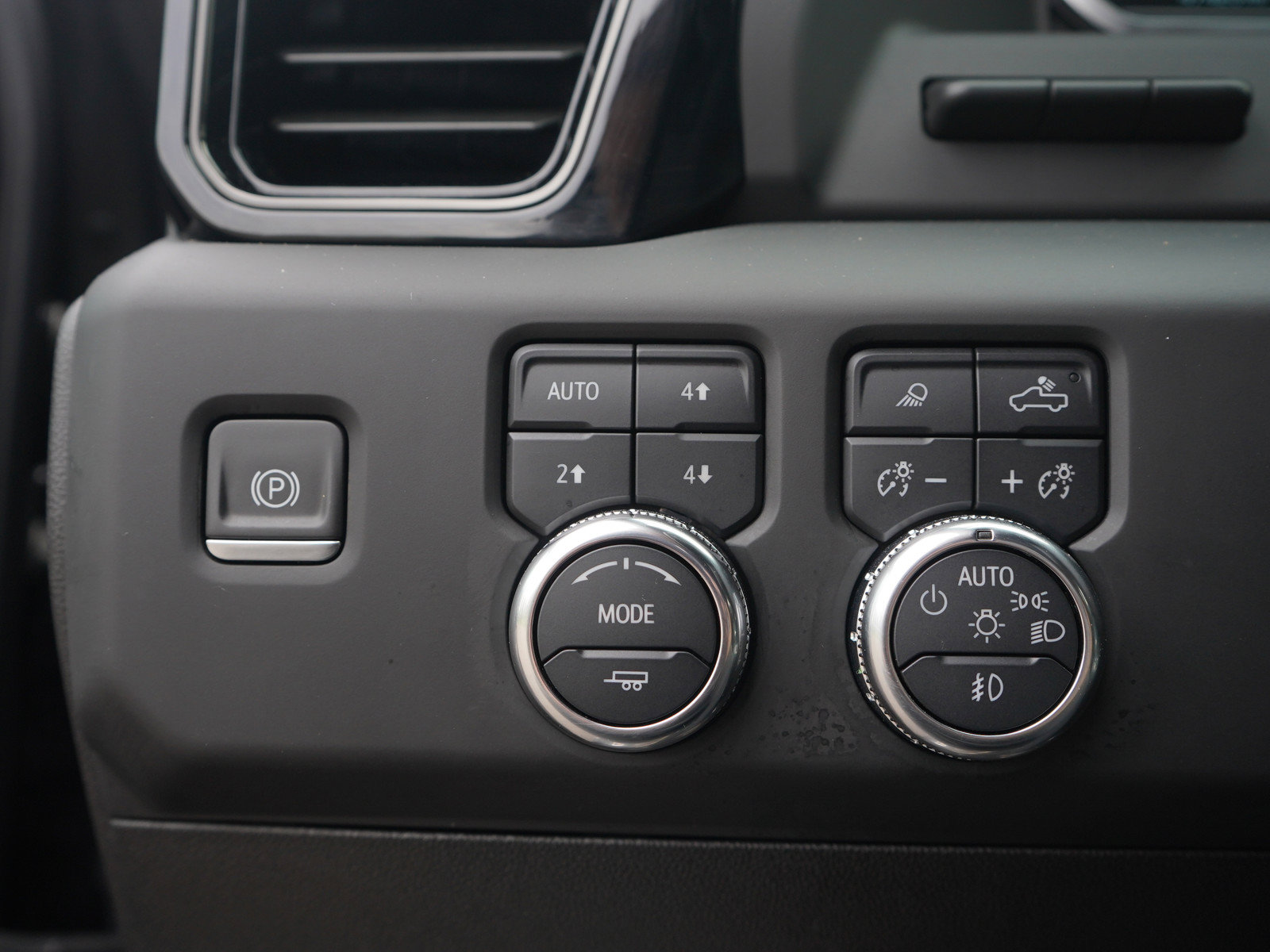 Used 2024 GMC Sierra 2500 AT4X w/ AT4X AEV Edition AWD/4WD image 27