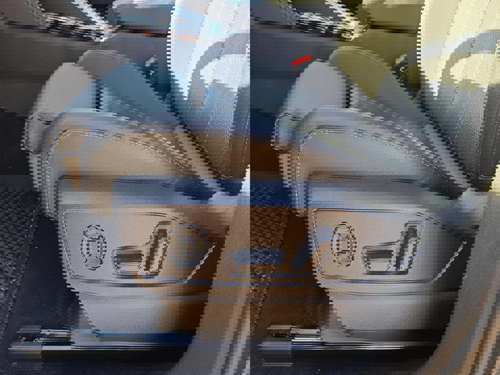 Used 2025 Audi Q5 Premium Plus w/ Premium Plus image 17