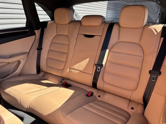 Certified 2025 Porsche Macan image 25