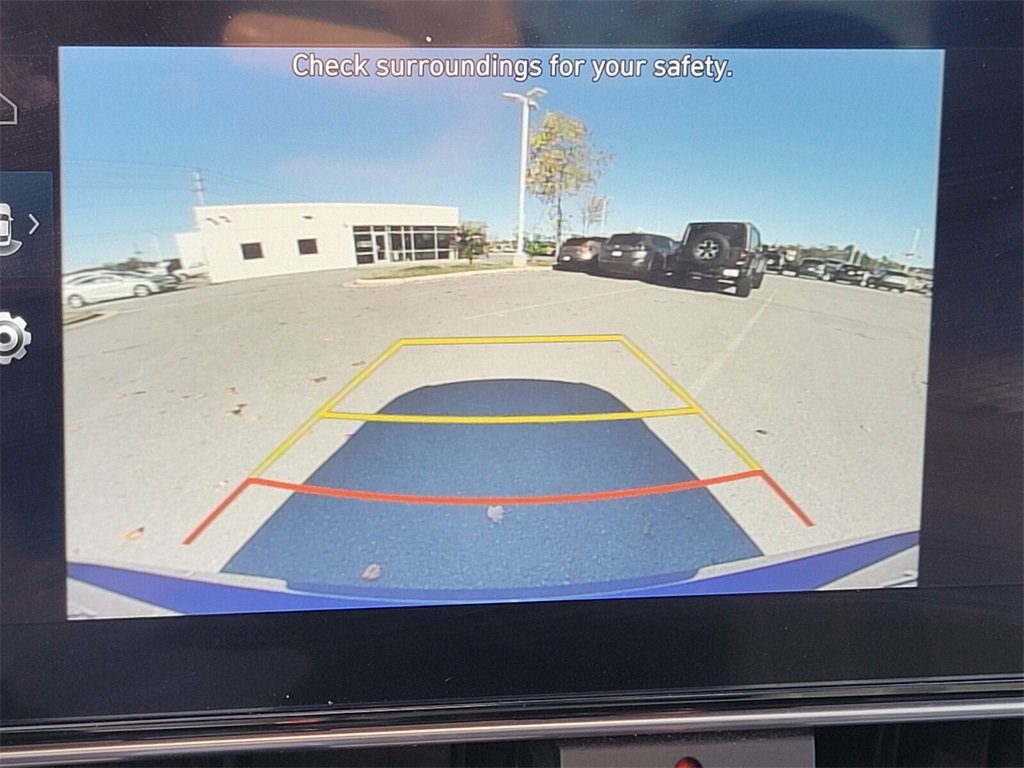 Used 2024 Hyundai Elantra SEL image 17