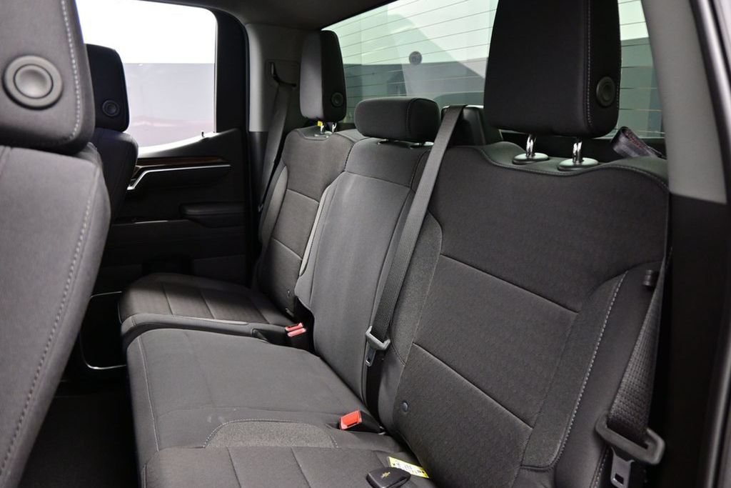 Used 2025 Chevrolet Silverado 1500 RST w/ Z71 Off-Road Package AWD/4WD image 34