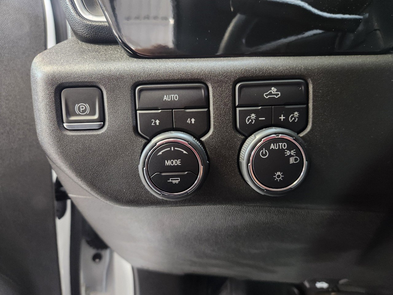 Used 2024 Chevrolet Silverado 1500 LT image 18