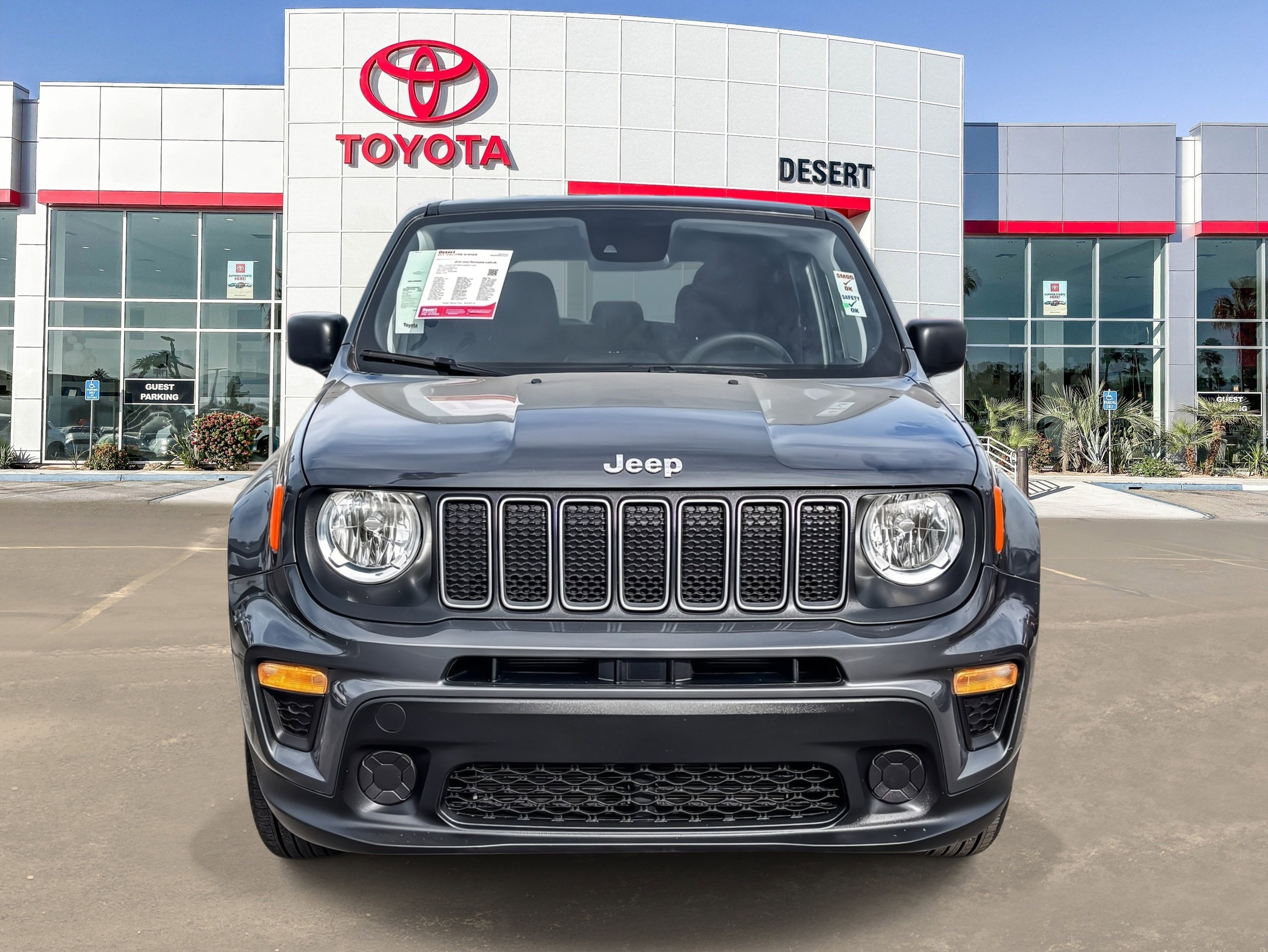 Used 2023 Jeep Renegade Latitude image 2