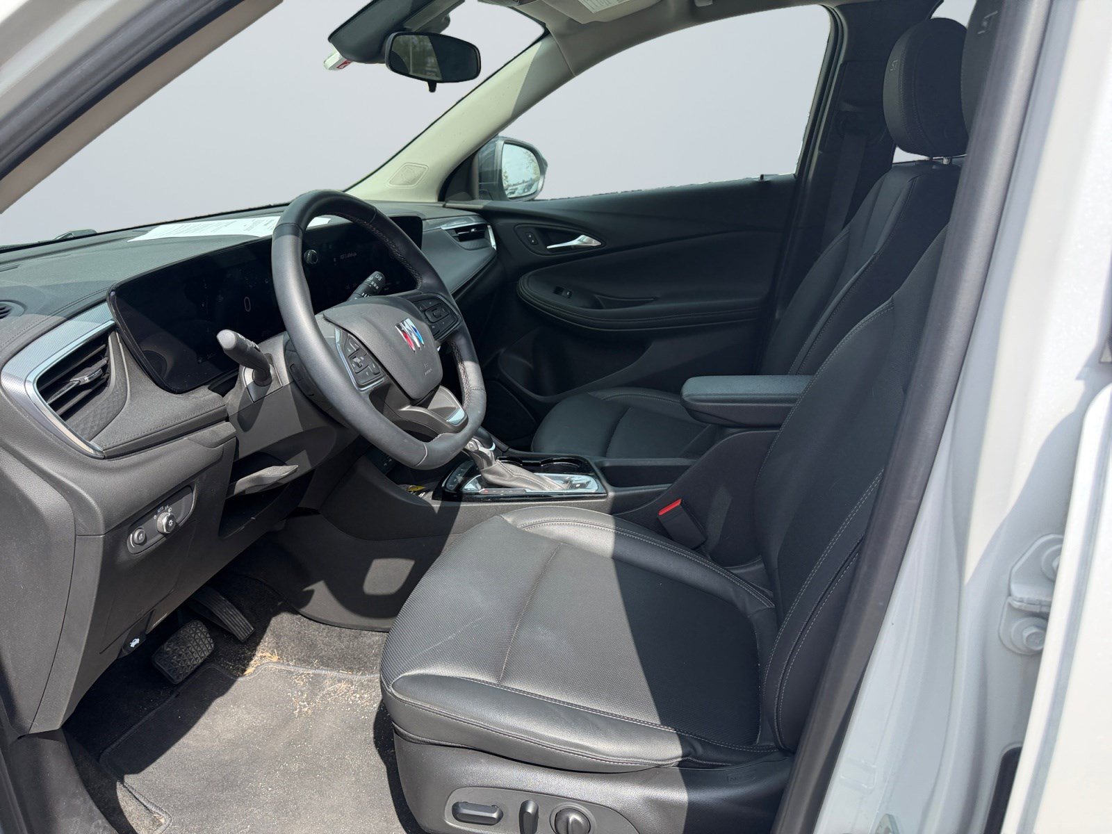 Used 2024 Buick Encore GX Sport Touring w/ Comfort Package AWD/4WD image 11