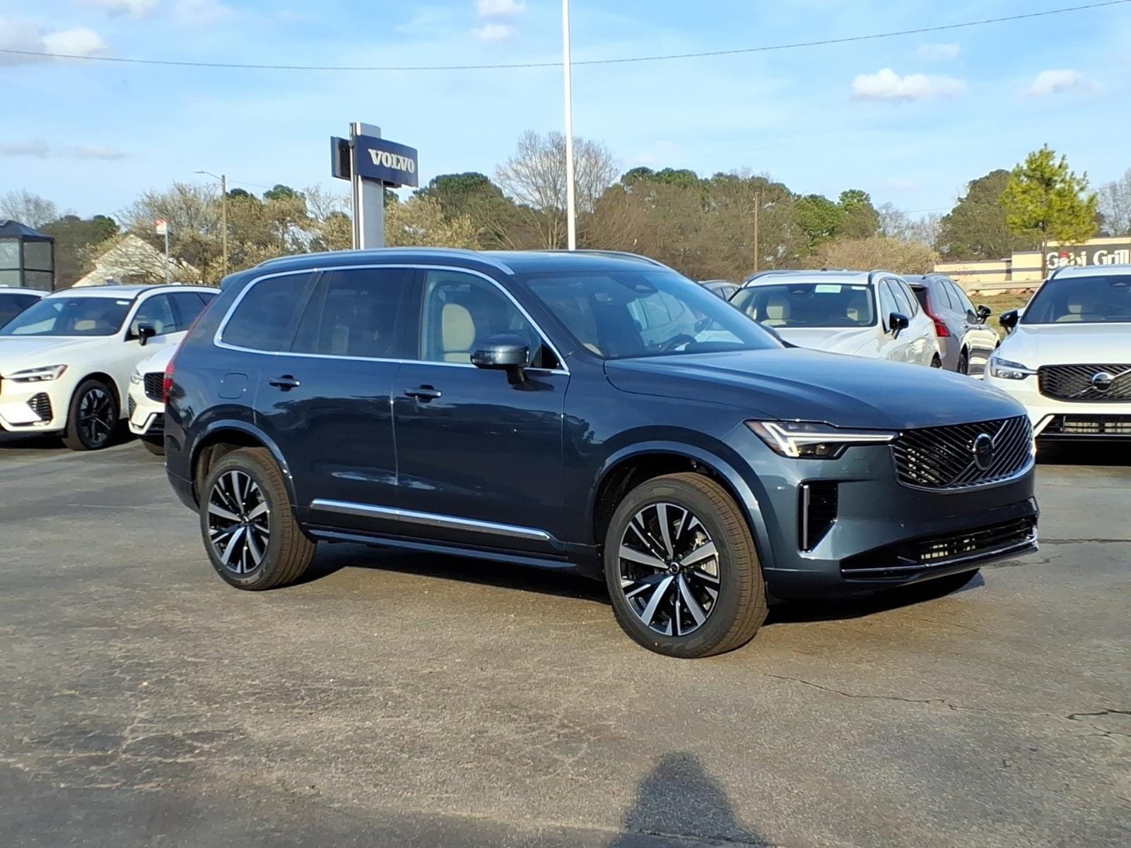 New 2026 Volvo XC90 B6 Core AWD/4WD image 1