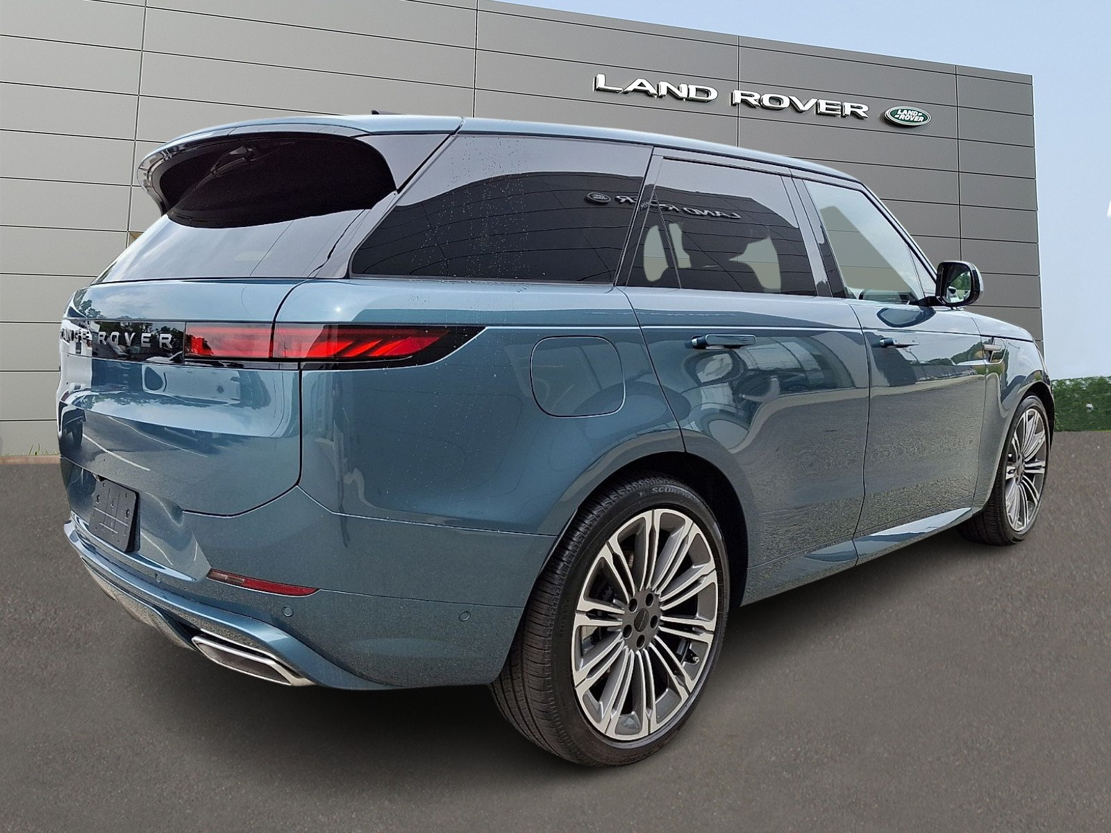 New 2026 Land Rover Range Rover Sport Dynamic SE AWD/4WD image 2