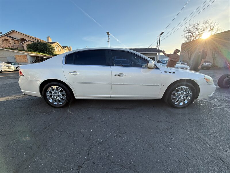 Used 2009 Buick Lucerne CXL w/ Driver Confidence Package FWD image 4