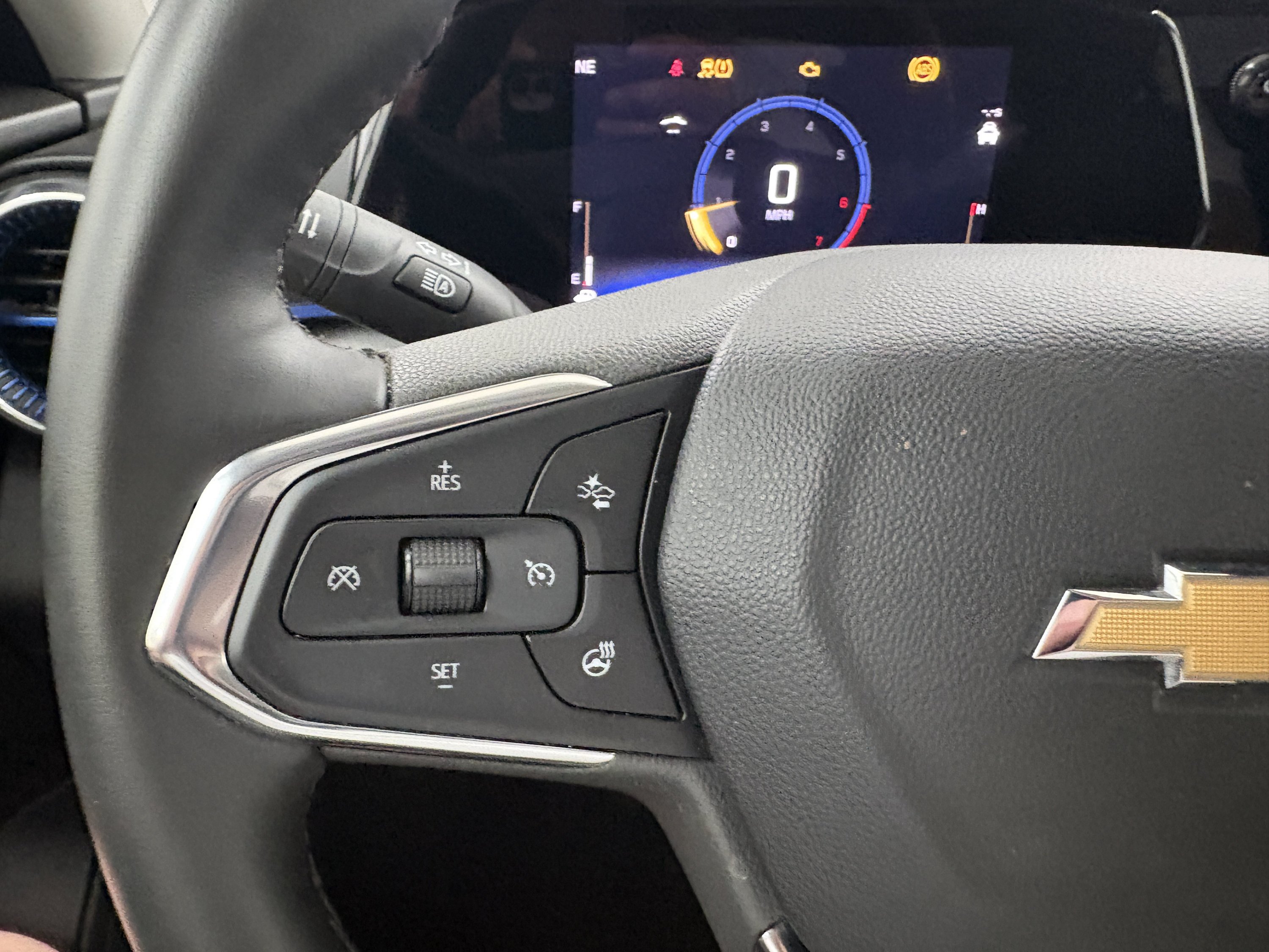 Used 2025 Chevrolet Trax LT w/ Driver Confidence Package FWD image 26