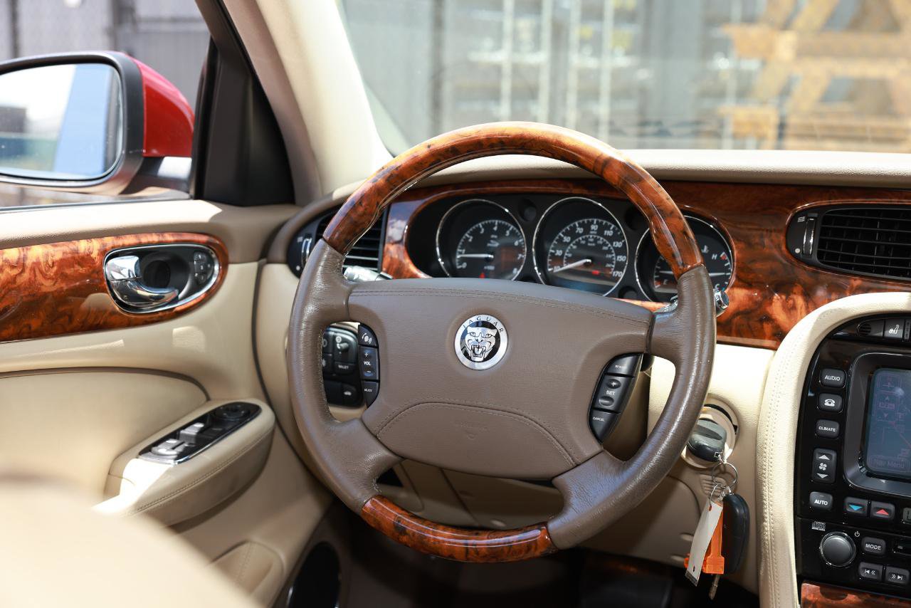 Used 2008 Jaguar XJ8 RWD image 29