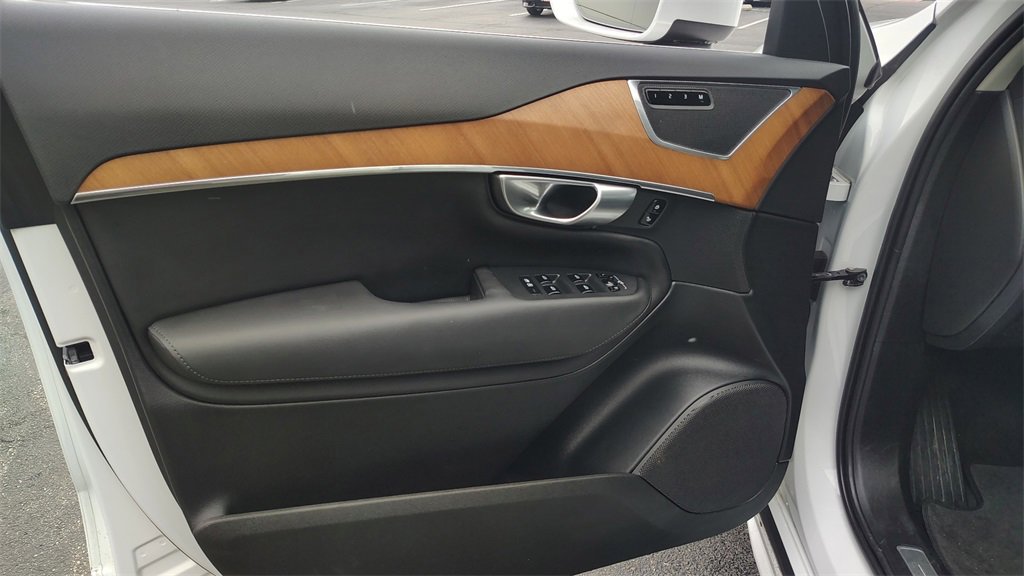 Certified 2024 Volvo XC90 T8 Plus image 8