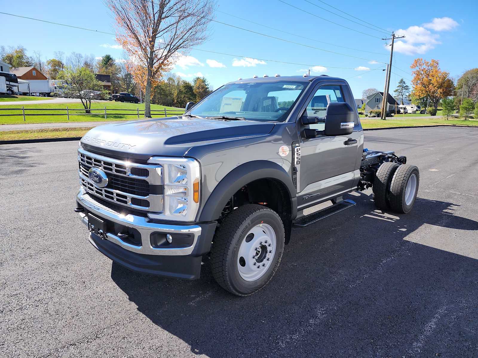 New 2026 Ford F550 4x4 Regular Cab Super Duty image 3