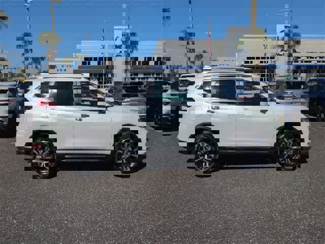 Used 2017 Nissan Rogue SL w/ SL Premium Package image 9