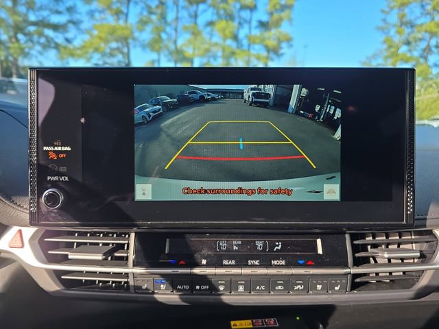 Used 2025 Toyota Sienna Limited image 24