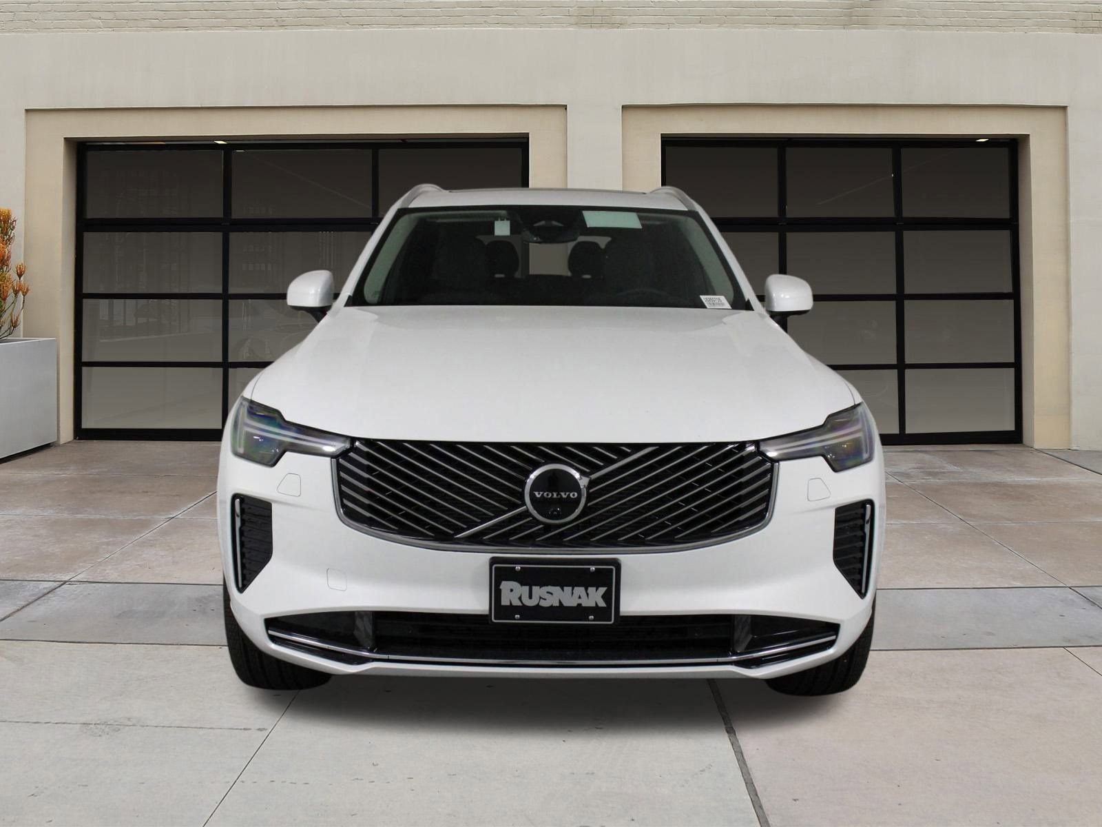 New 2025 Volvo XC90 B6 Plus w/ Protection Package Premier image 2