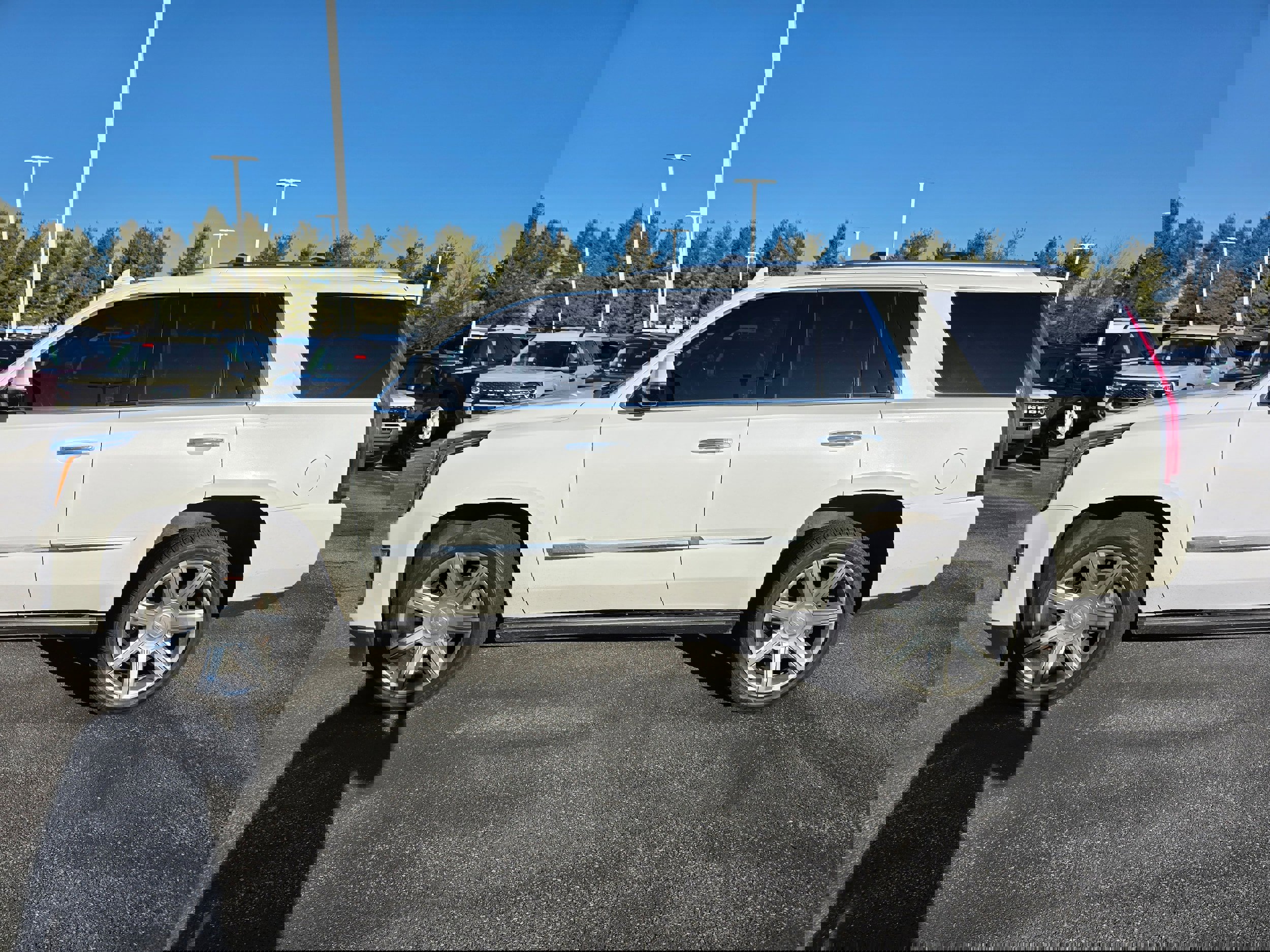 Used 2017 Cadillac Escalade Premium Luxury video 2