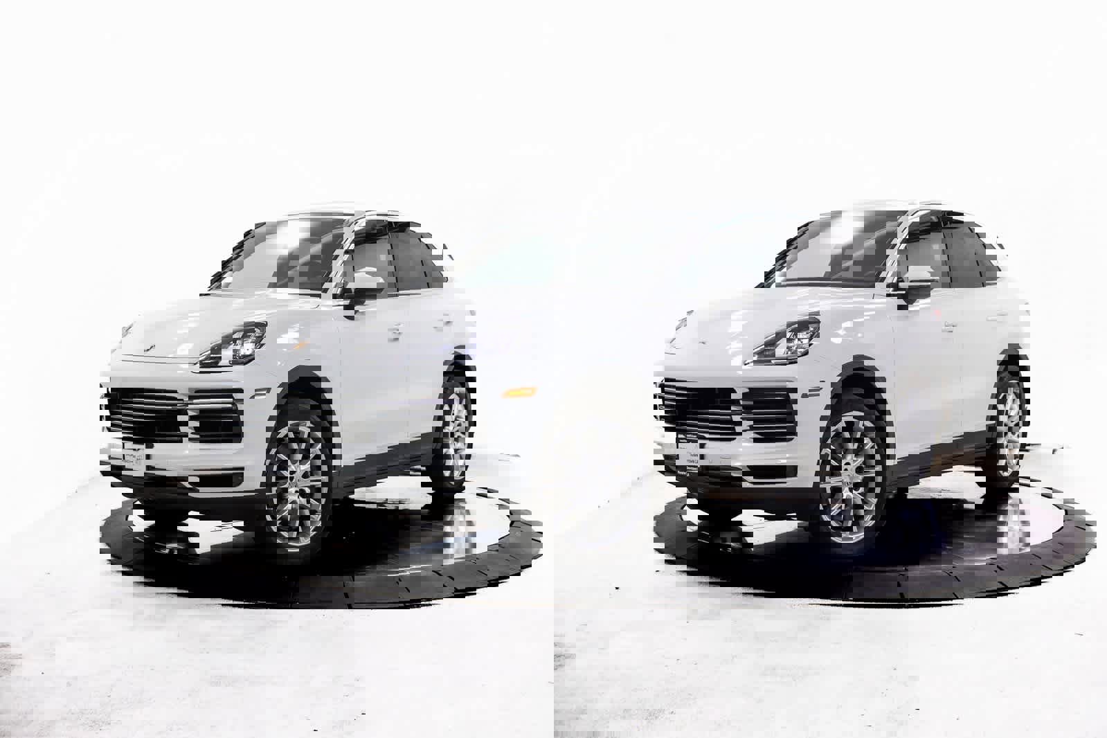 Certified 2022 Porsche Cayenne image 1