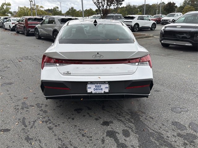 New 2026 Hyundai Elantra Blue image 6