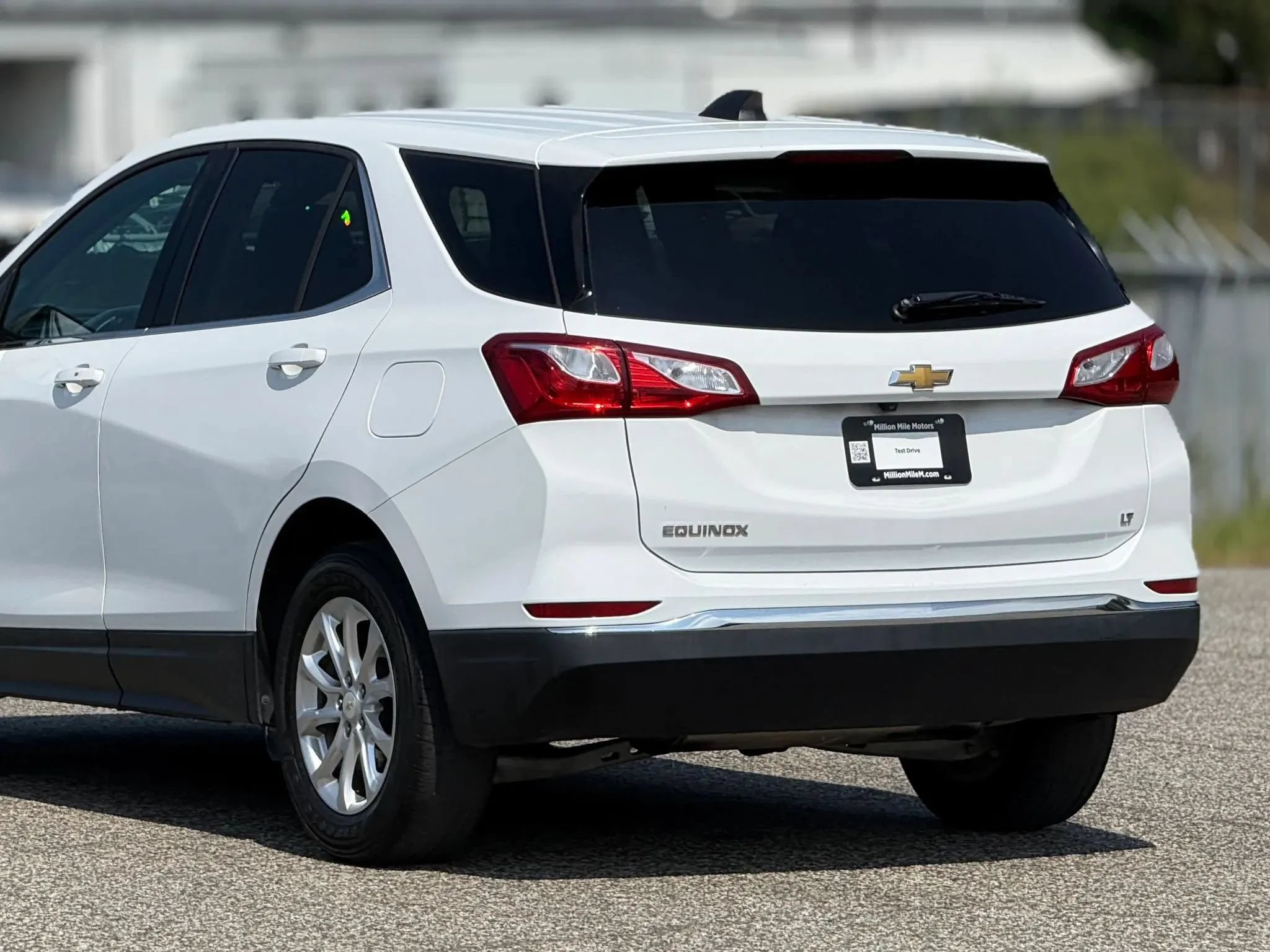 Used 2020 Chevrolet Equinox LT FWD image 16