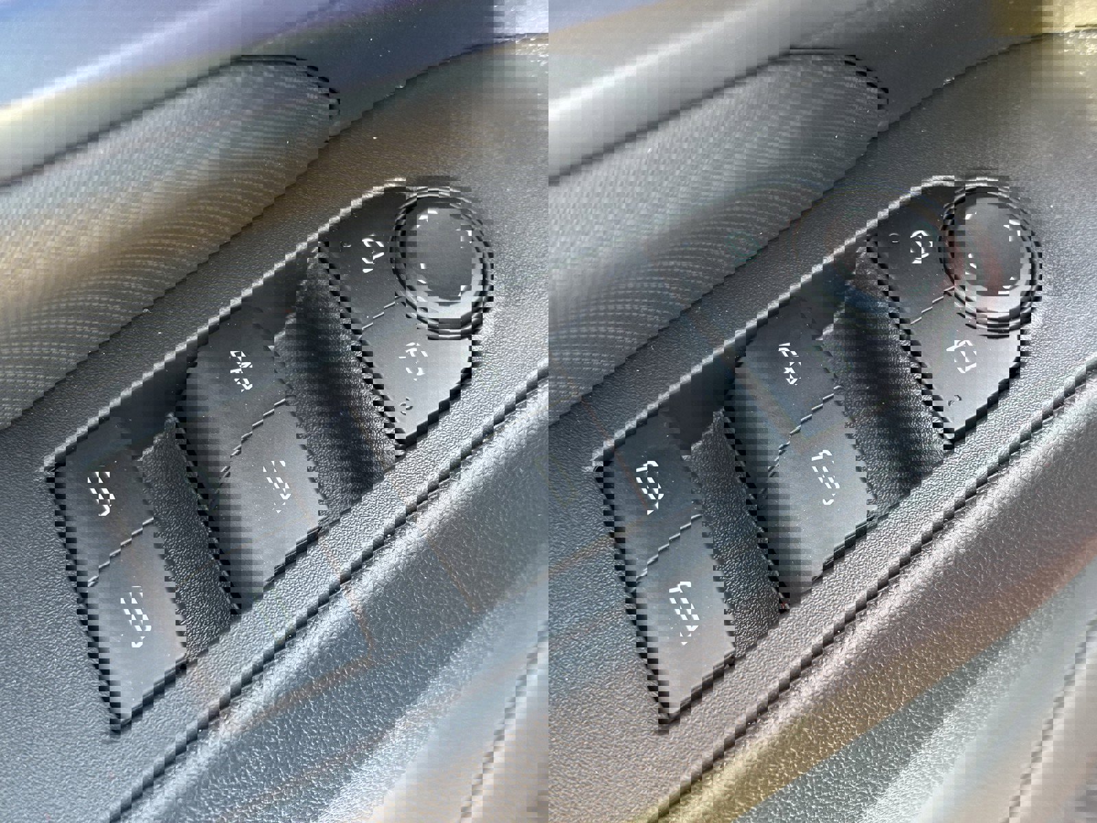 New 2026 Chevrolet Equinox EV LT w/ LPO, Blackout Package image 20