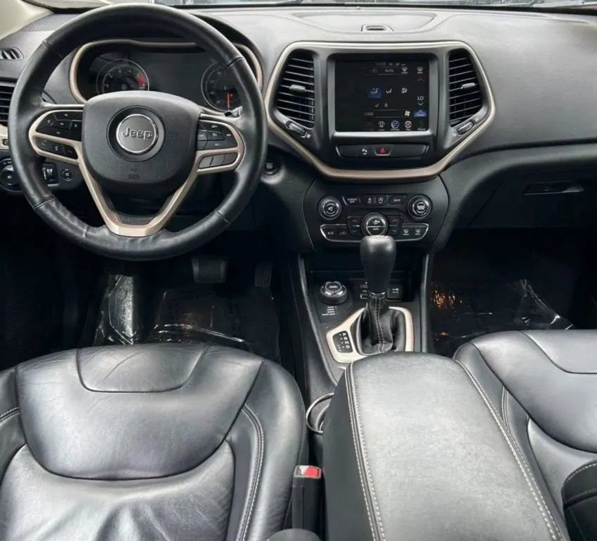 Used 2018 Jeep Cherokee Limited AWD/4WD image 11