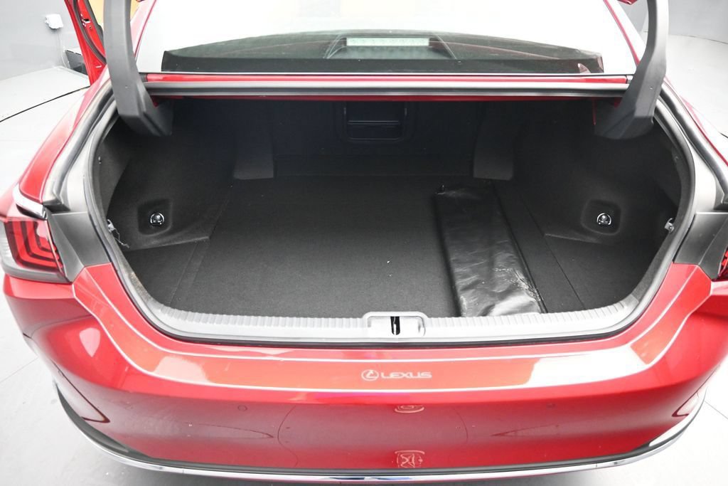 Used 2025 Lexus ES 300h w/ Premium Package FWD image 16