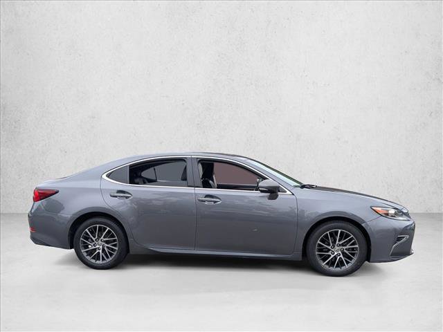 Used 2016 Lexus ES 350 w/ Luxury Package w/Wood Trim FWD image 4