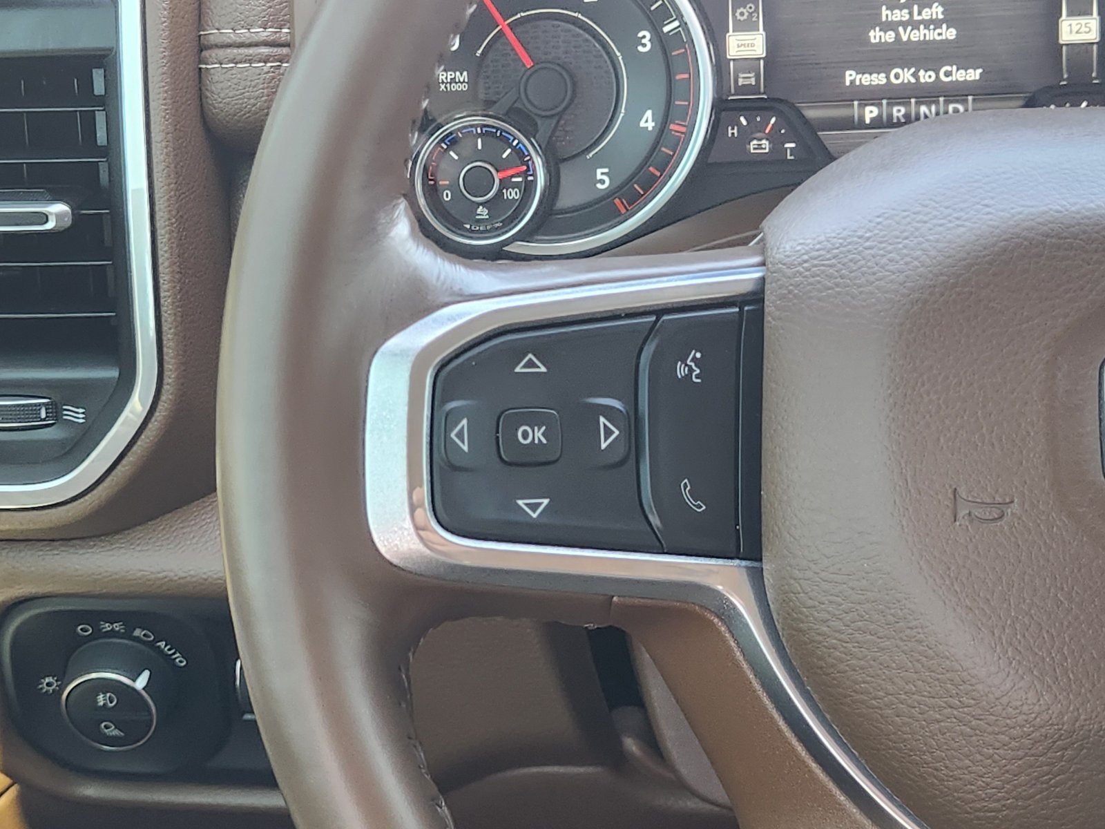 Used 2023 RAM 3500 Laramie AWD/4WD image 26