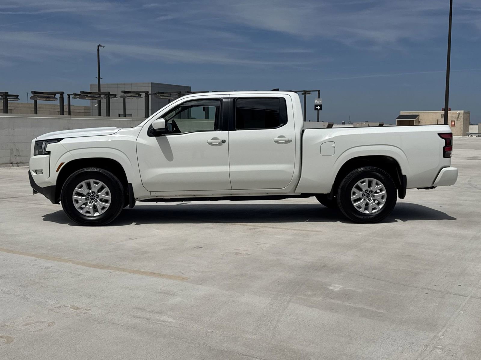 Used 2023 Nissan Frontier SV w/ Technology Package image 4