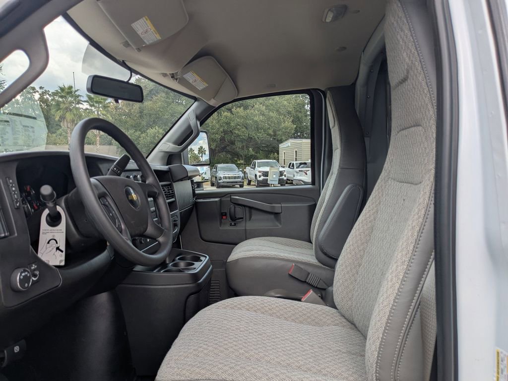 New 2025 Chevrolet Express 3500 w/ Power Convenience Package image 17