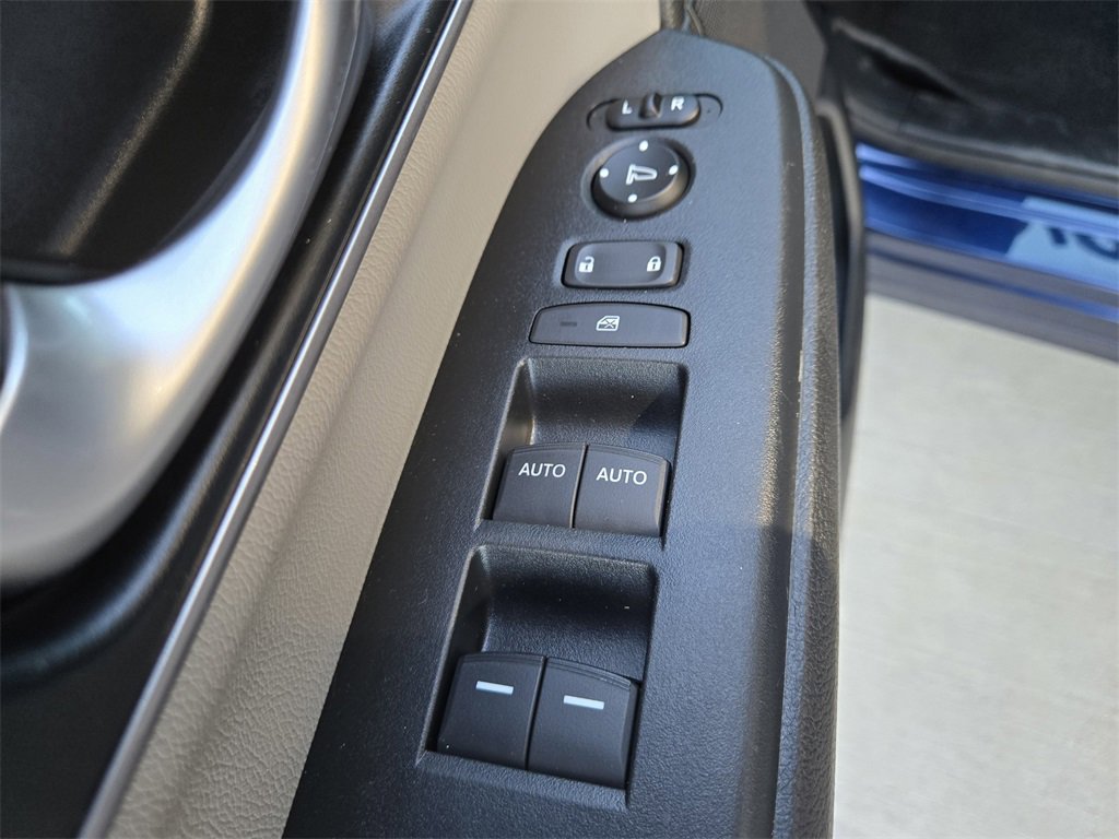 Used 2017 Honda CR-V Touring image 34