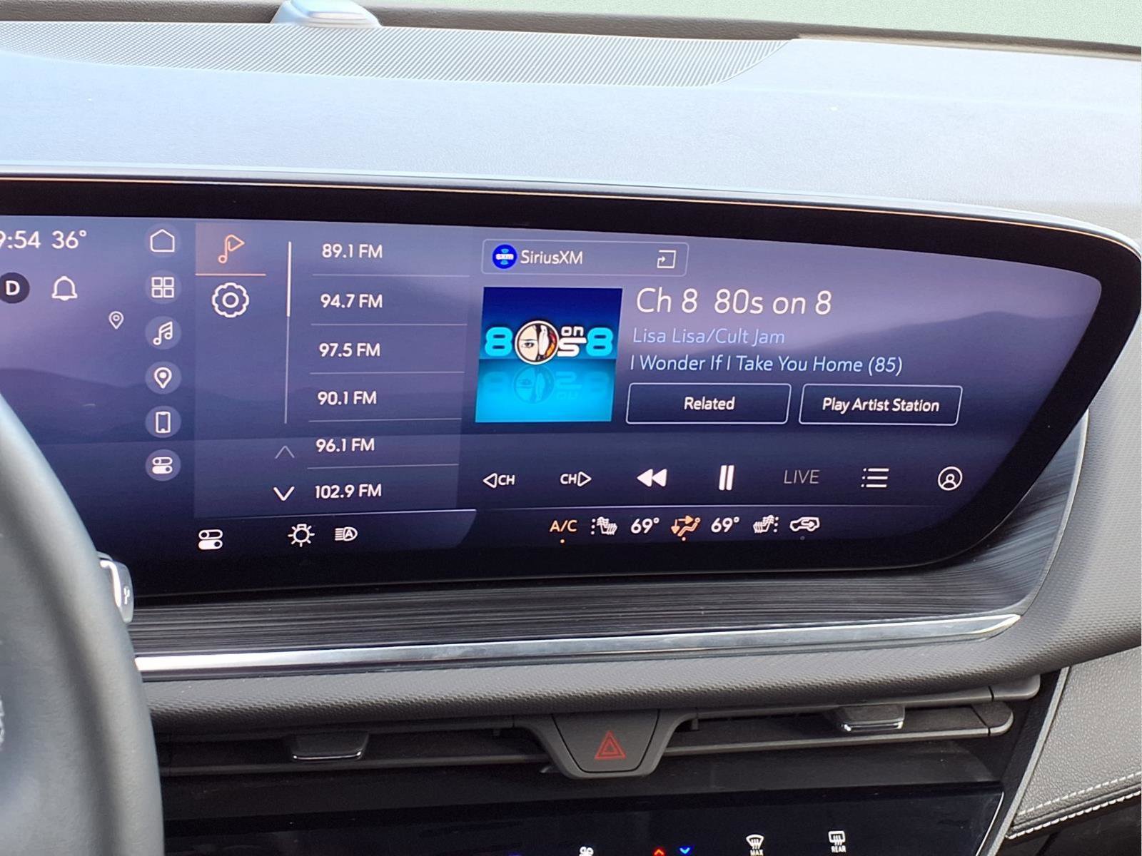 Used 2024 Buick Envision Preferred image 25