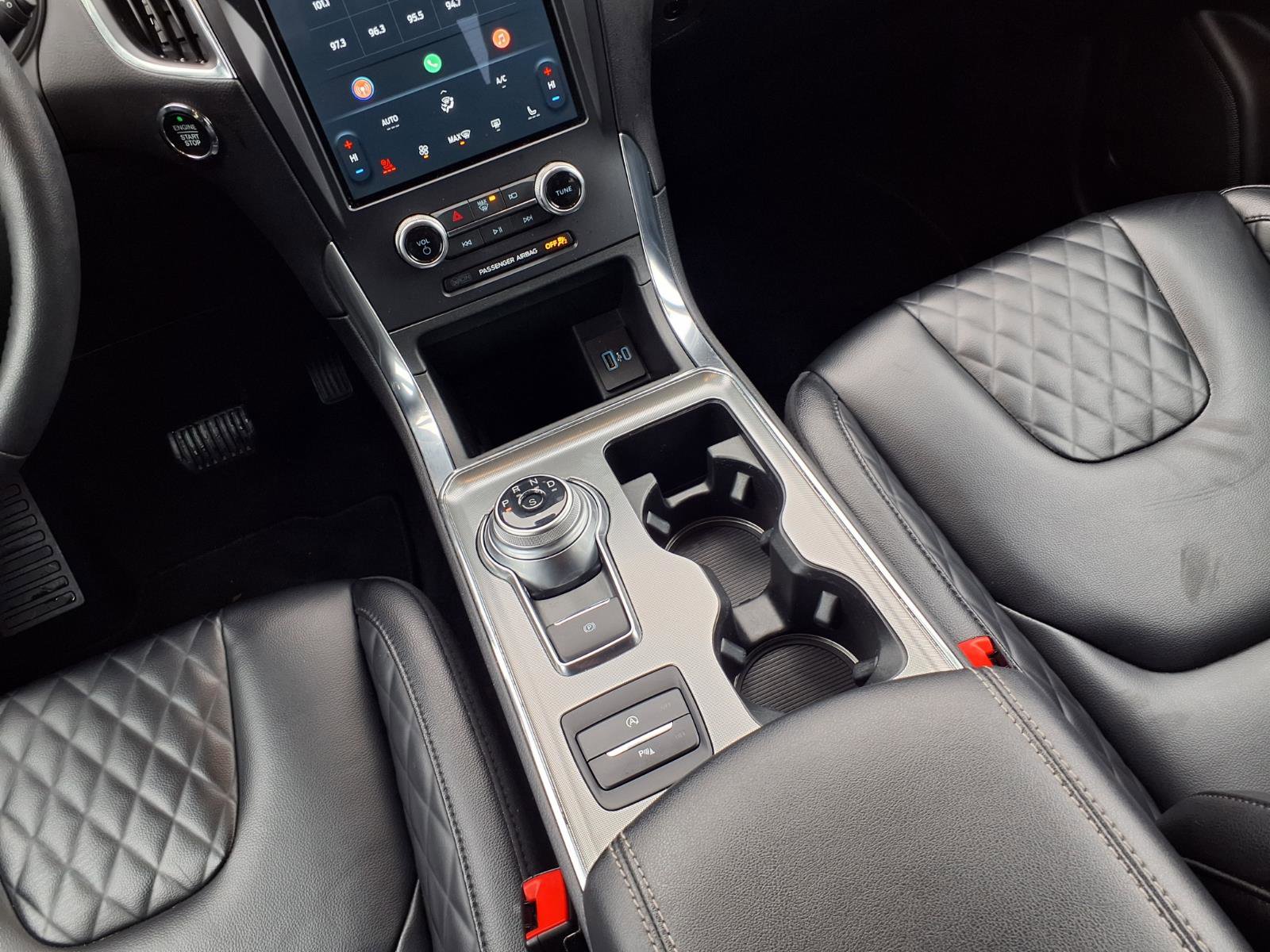 Used 2024 Ford Edge Titanium image 10