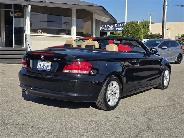 Used 2011 BMW 128i Convertible image 4