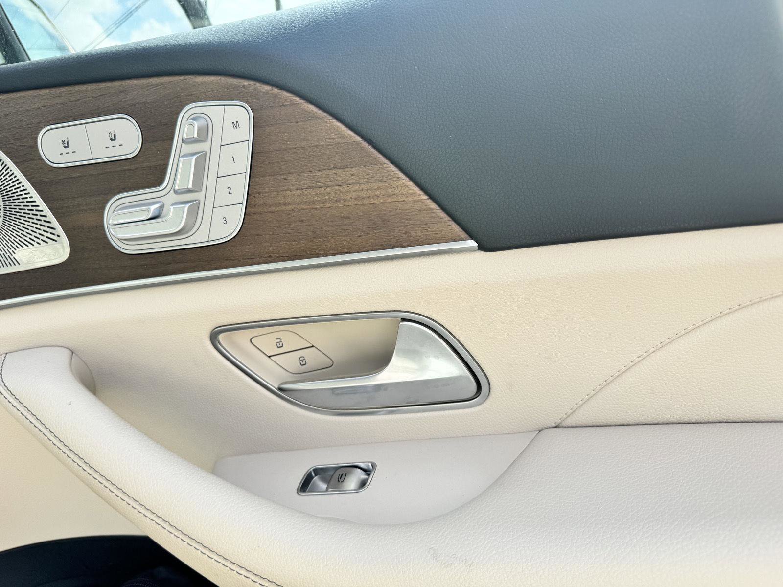 Used 2021 Mercedes-Benz GLS 450 4MATIC image 23