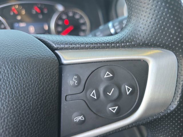 Used 2023 GMC Acadia SLE image 22