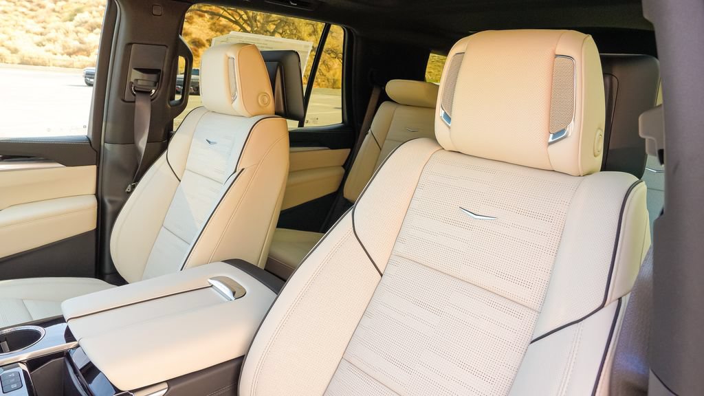 New 2026 Cadillac Escalade Sport AWD/4WD image 15