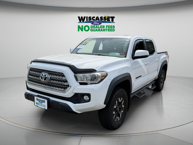 Used 2017 Toyota Tacoma TRD Off-Road w/ Premium & Technology Package AWD/4WD image 18