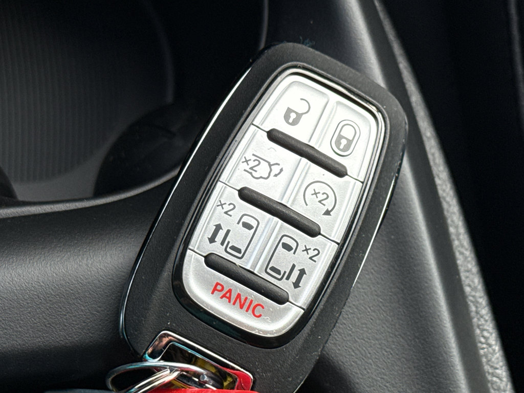 New 2026 Chrysler Pacifica Select AWD/4WD image 38