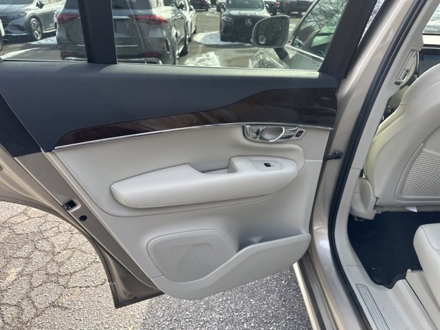 Used 2016 Volvo XC90 T6 Momentum w/ Momentum Plus Package image 10