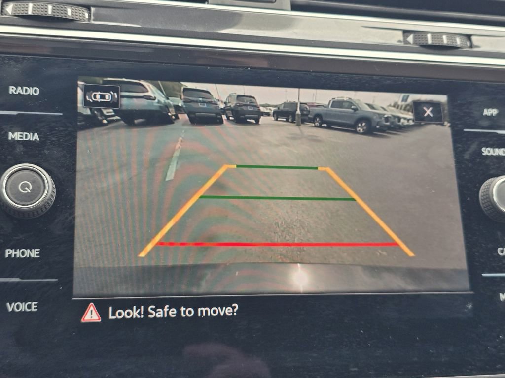 Used 2024 Volkswagen Tiguan SE image 19