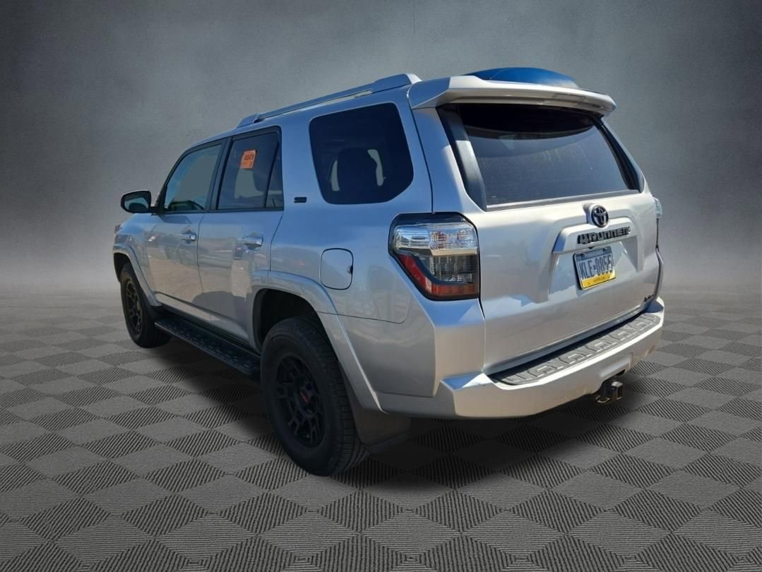 Used 2016 Toyota 4Runner SR5 Premium AWD/4WD image 2