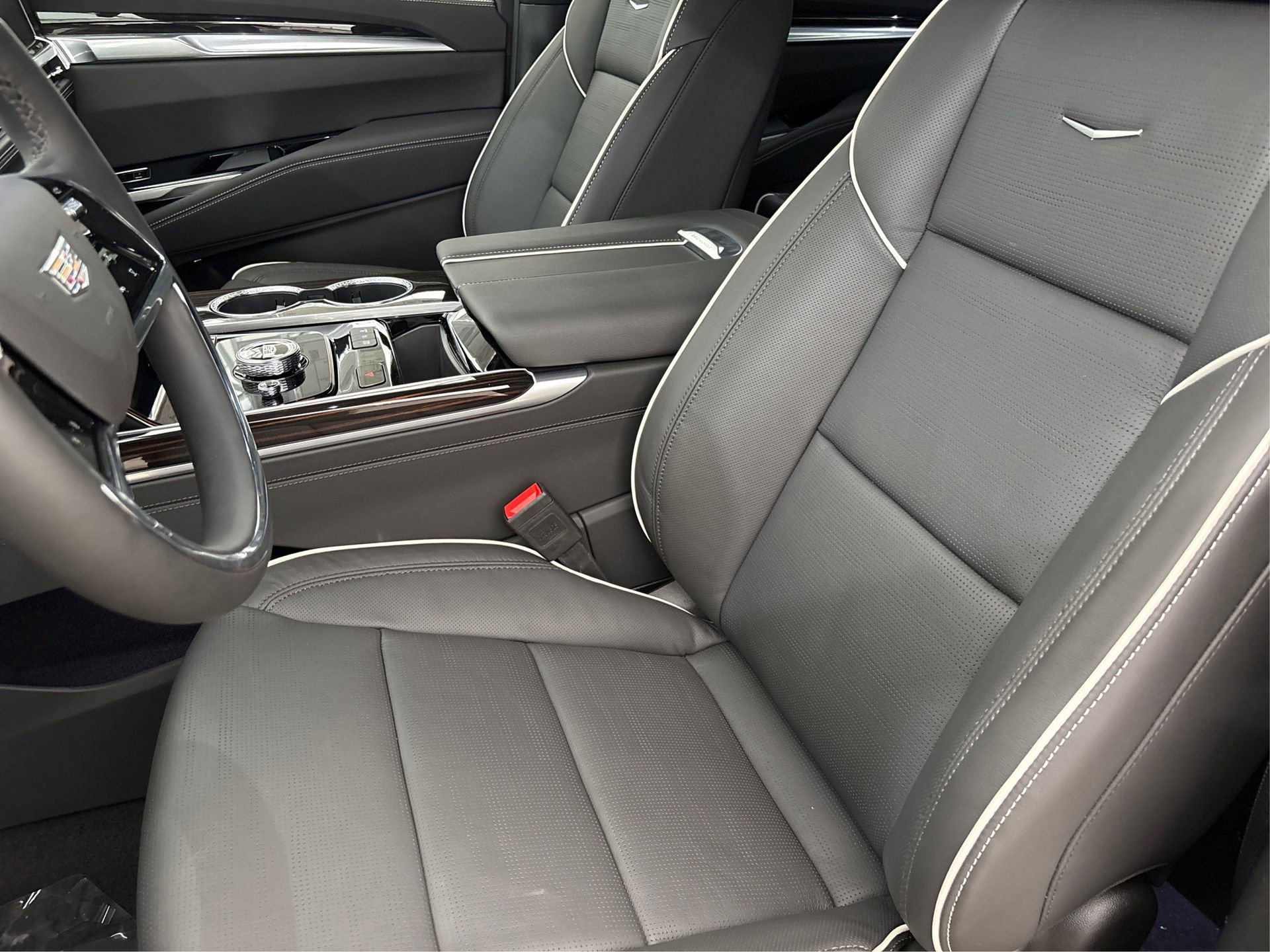 New 2025 Cadillac Escalade Premium Luxury image 9