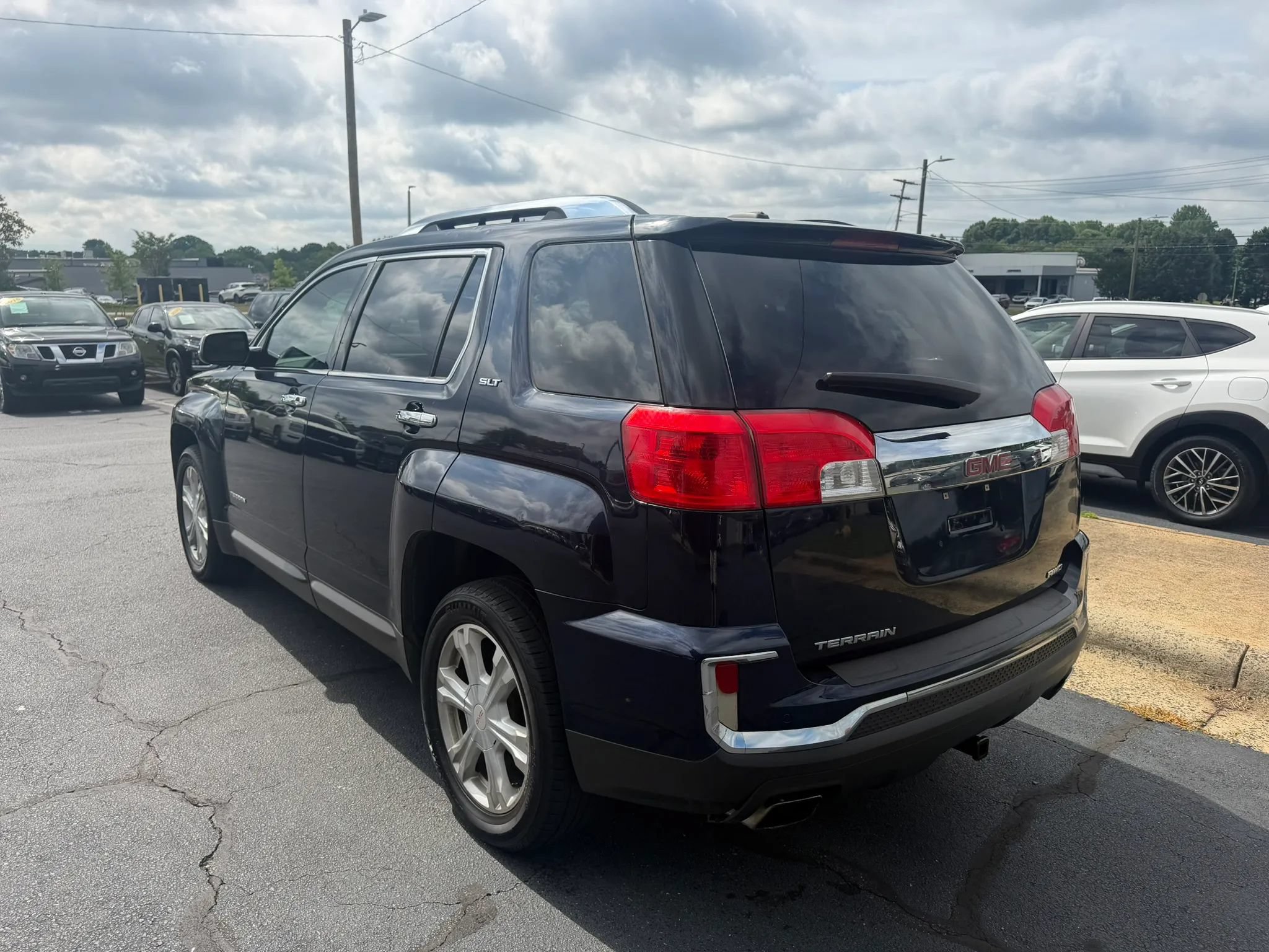 Used 2017 GMC Terrain SLT w/ Open Road Package AWD/4WD image 5
