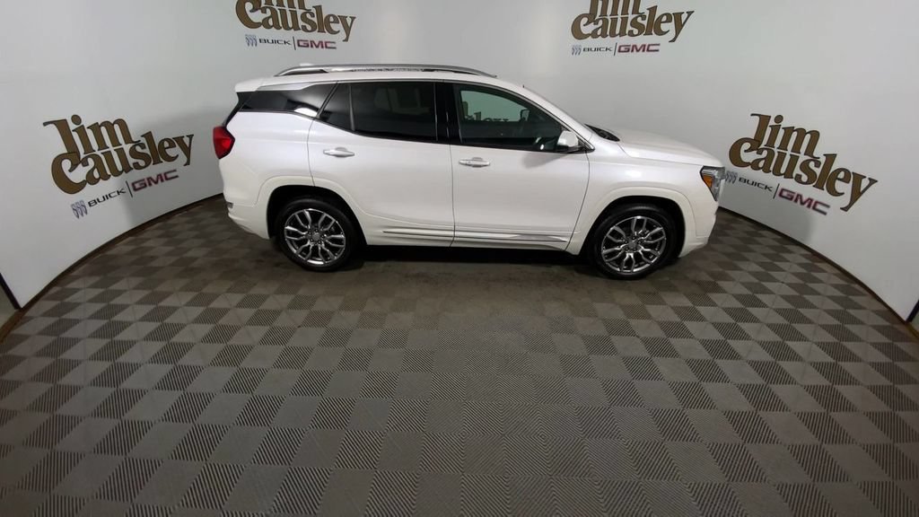 Certified 2023 GMC Terrain Denali w/ Denali Premium Package AWD/4WD image 9