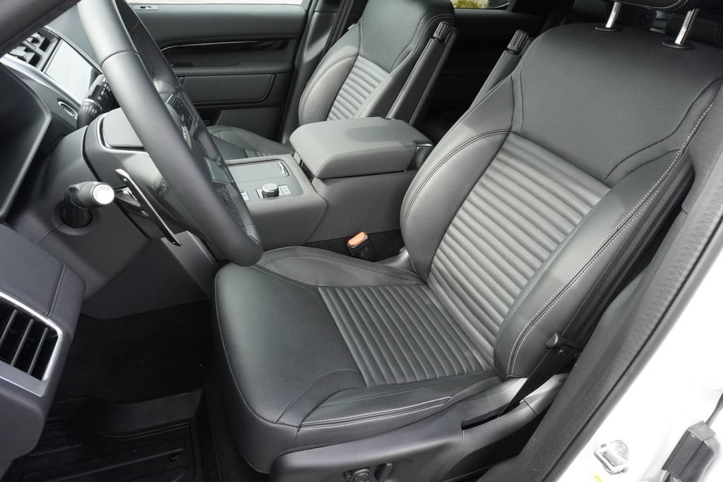 Used 2025 Land Rover Discovery S AWD/4WD image 20